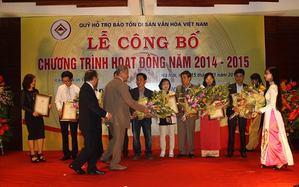 Việt Cổ Trà nhận giấy chứng nhận tài trợ góp phần xây dựng và phát triển Quỹ Hỗ trợ bảo tồn di sản văn hóa Việt Nam